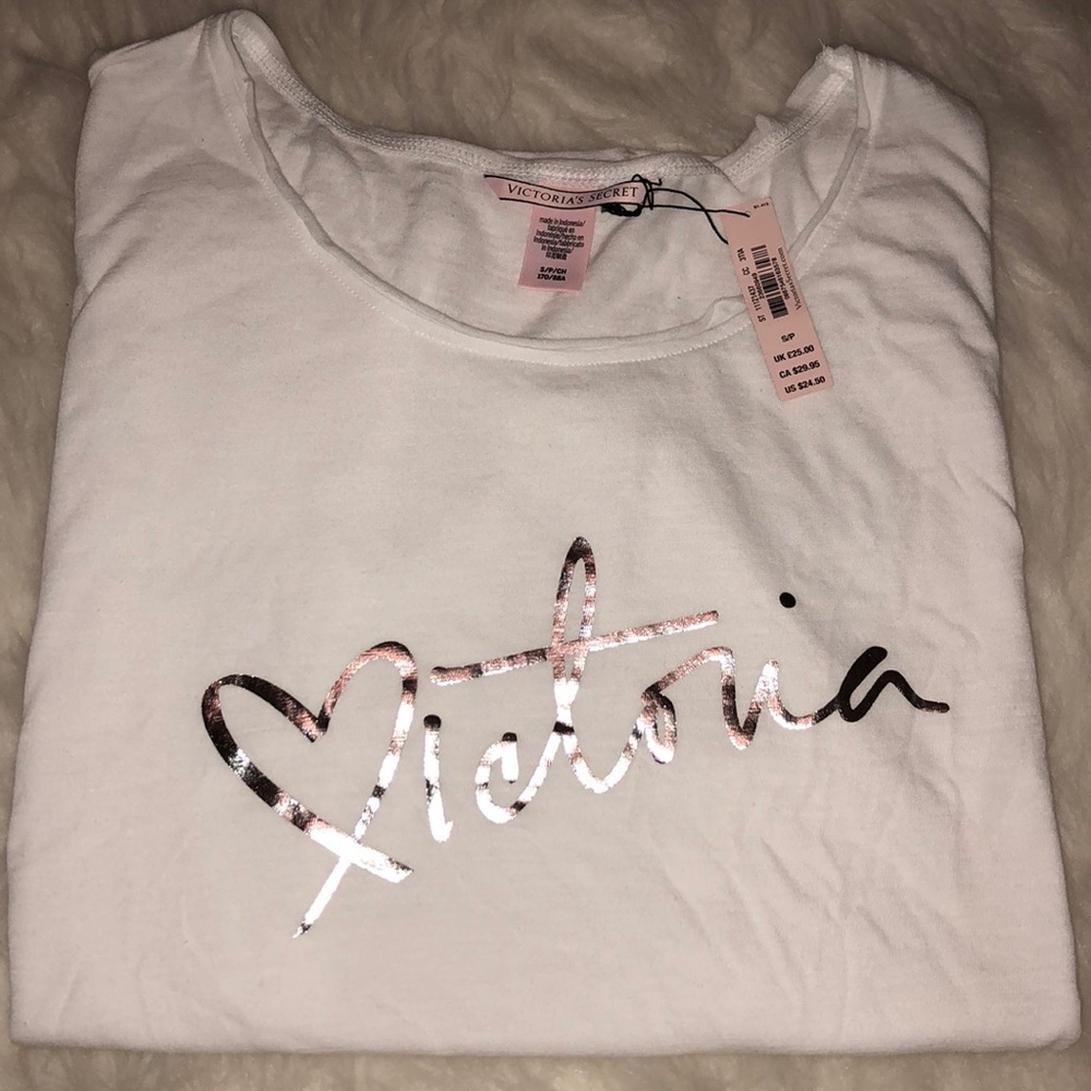 Victoria’s Secret t-shirt size small